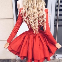 Tengok saja penampilannya dari belakang ini. Pinggang Annela tampak begitu kecil. Foto: Instagram Anella An