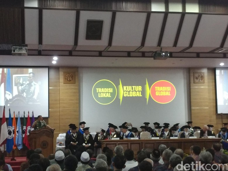 Panglima Gatot Provokasi Mahasiswa Lewat Orasi Ilmiah Panglima Gatot Provokasi Mahasiswa Lewat Orasi Ilmiah