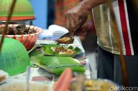 Kalau Ada di Pati, Jangan Lupa Jajan Nasi Gandul Plus Es Kawista Segar