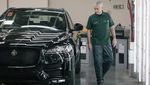 Kok Jose Mourinho Jadi Mandor di Pabrik Jaguar Land Rover?