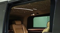 Punya mobil dengan interior super mewah pastinya menjadi impian semua orang. Termasuk seperti yang dilakukan oleh OKCU Individual Automotive Concepts dalam memodifikasi interior Mercedes-Benz V-Class dalam pameran Dubai Motor Show. Foto: Carscoops