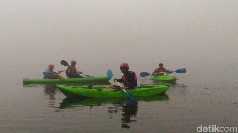Ada yang Baru di Dieng, Merasakan Sensasi Mengayuh Kayak di Atas Awan Ada yang Baru di Dieng, Merasakan Sensasi Mengayuh Kayak di Atas Awan
