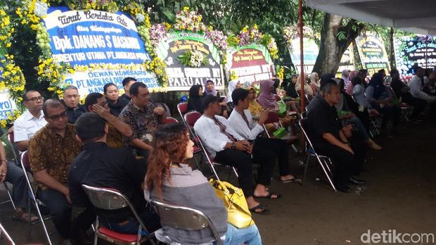 Suasana Terkini di Rumah Duka Dirut AP 1 Danang S Baskoro