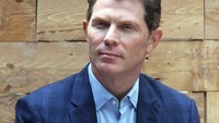 Meski tak lagi muda, Bobby Flay masih dianggap seksi. Chef 52 tahun ini dianggap makin tua makin seksi. Ia pertama kali di Food Network tahun 1994. Foto: People