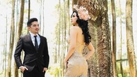 Selvi Kitty dan Rangga Ilham sudah menggelar lamaran. Pedangdut sekaligus aktris itu mengaku siap menikah tahun depan.Foto: dok Instagram