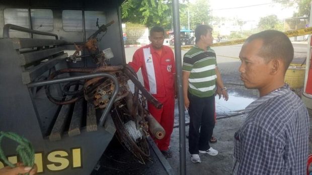 Motor korban ludes terbakar