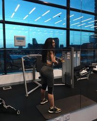 Shafa Aliya rajin squat untuk mendapatkan tubuh yang selalu nampak bugar.