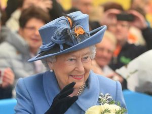 Peduli Lingkungan, Ratu Elizabeth II Batasi Pemakaian Plastik di Istana