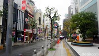 Foto: Yang kamu butuhkan cuma kamera dan gaya yang keren untuk diunggah di Instagram. Dijamin makin hits! (Wahyu/detikTravel)