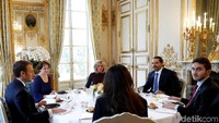 Presiden Emmanuel Macron dan istrinya, Brigitte Macron menjamu mantan PM Lebanon Saad Al Hariri dengan hangat, Sabtu (18/11). Sebelumnya, Hariri mundur dari jabatan perdana menteri saat berada di  Arab Saudi akibat krisis politik di negaranya.