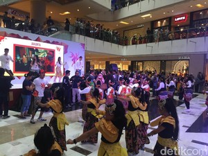 Para Artis Ditantang di Indonesia Menari