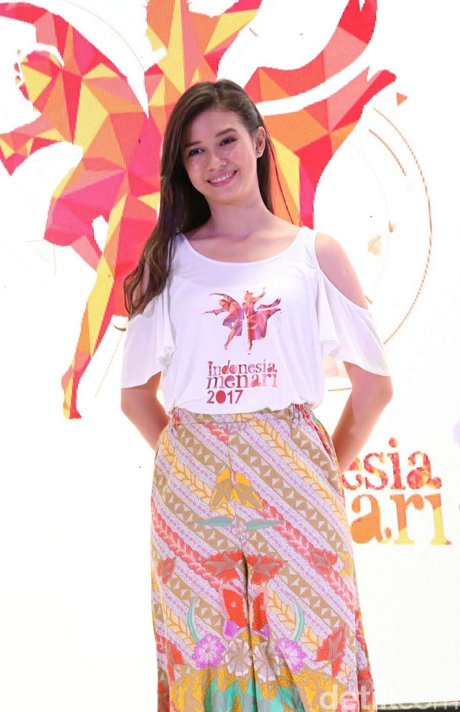 Ternyata Yuki Kato Lincah Menari Juga