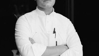 Val Cantu jadi salah satu chef baru terbaik tahun 2017 versi Food & Wine. Ia mengelola sebuah restoran berbintang 2 Michelin di San Francisco. Foto: People