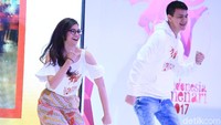 Selain gaya tradisional, tarian modern juga diperlihatkan Yuki Kato. Foto: Palevi/detikHOT