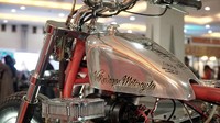 Semua bagian bodi terbuat dari bahan aluminium dikombinasikan warna Red Flat untuk konstruksi frame serta aksen artwork berupa pinstriping dan lettering karya Danny Hacka. Dok Kustomfest. 