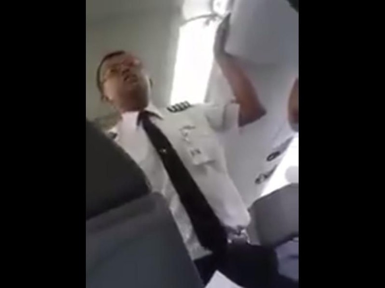 Viral Video Pilot Bicara Singgung Etnis, Ini Penjelasan Garuda Viral Video Pilot Bicara Singgung Etnis, Ini Penjelasan Garuda