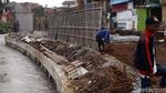 Foto: Bantaran Ciliwung, Dulu Deretan Rumah Kumuh Kini Jalan Inspeksi