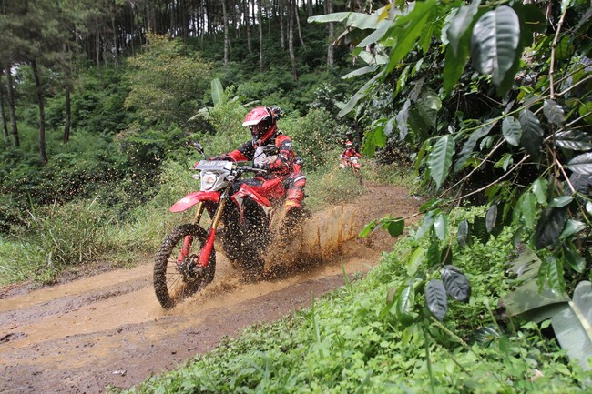 Taklukkan Bukit Moko, Honda CRF150L Jawaban Pencinta Motor Trail