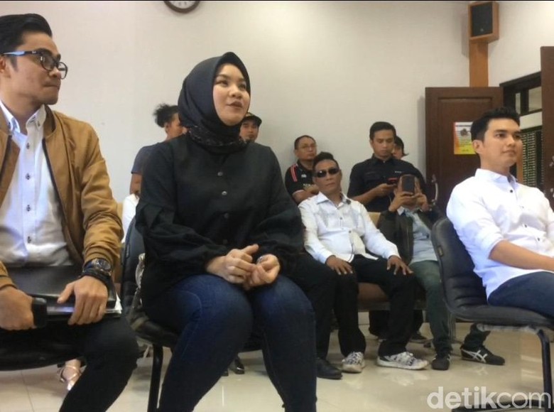 Diam-diam Aldi Taher dan Georgia Sudah Resmi Bercerai Diam-diam Aldi Taher dan Georgia Sudah Resmi Bercerai