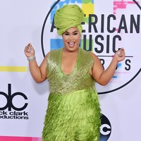 Patrick Simondac seperti boneka bulu dalam kostumnya. Foto: Dok. Getty Images