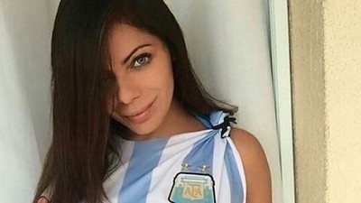 Seksinya Model Playboy yang Instagramnya Diblok Messi