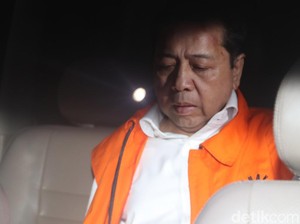 Diperiksa Perdana KPK Sebagai Tersangka, Novanto Menyatakan Tak Sehat