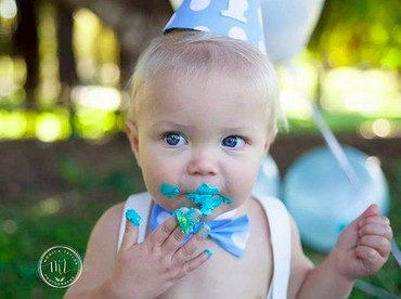 Cemong-Cemong Lucu! Momen Saat Bayi Lakukan Cake Smash