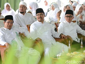 Dapat Puisi dan Dukungan Bu Nyai, Gus Ipul: Vitamin Luar Biasa