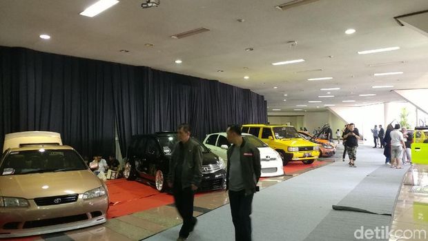 130 Mobil Adu Kece di Final Blackauto Battle 2017 