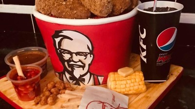 Hayo Tebak, Ini KFC Bucket dan Tas Michael Kors Sungguhan atau Bukan?