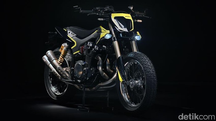 Mya, Yamaha XJR1300 Spesial untuk Valentino Rossi