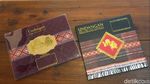 Unboxing 2 Versi Undangan Acara Adat dan Resepsi Kahiyang di Medan