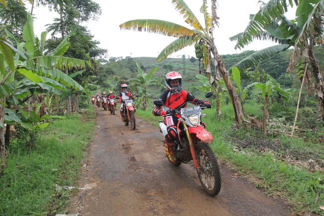 Taklukkan Bukit Moko, Honda CRF150L Jawaban Pencinta Motor Trail