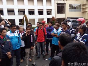 Didatangi Massa Buruh, Bupati Semarang Naikkan Usulan UMK
