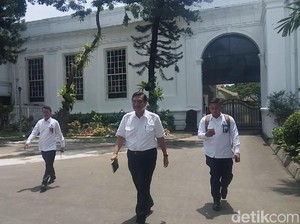 Luhut Lapor Persiapan Ngunduh Mantu Kahiyang-Bobby ke Jokowi