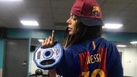 Suzy memang kerap membagikan foto syur berjersey Azulgrana ketika timnya menang besar atas lawan-lawannya. Ia biasa memberikan pose kelewat panas ketika Barca menang El Clasico. Akankah ia tampil seksi dengan jersey Coutinho nanti? Foto: Instagram/suzycortez