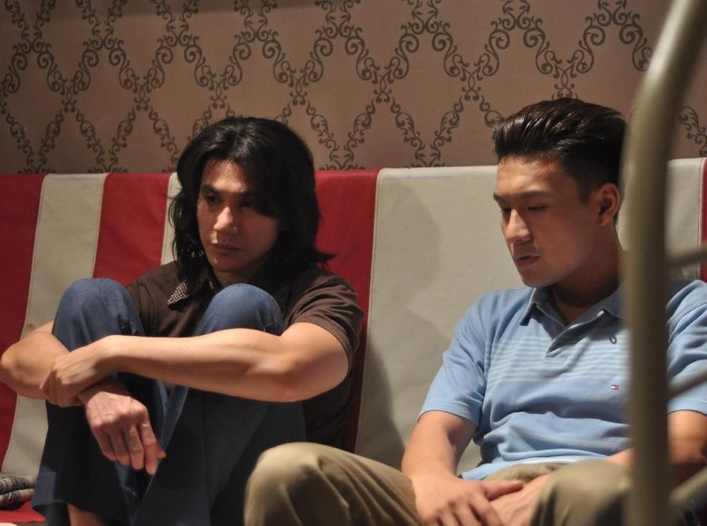 Begini Penampilan Fendy Chow sebagai Kakak Chrisye di Film Begini Penampilan Fendy Chow sebagai Kakak Chrisye di Film