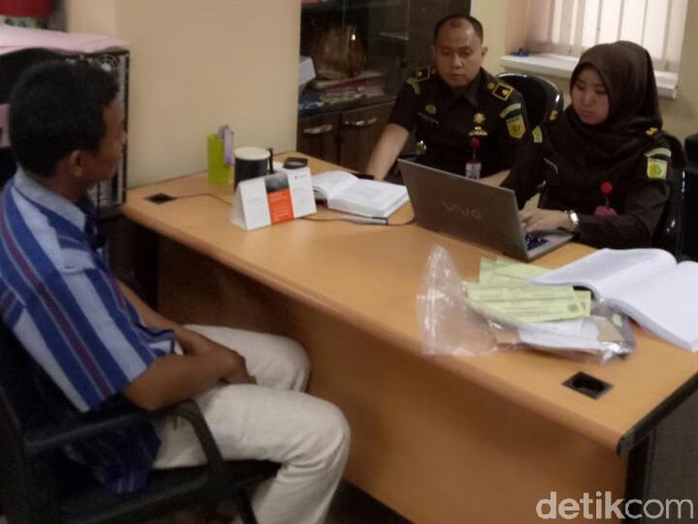 Jadi Tersangka Pembalak Hutan, Bos Perusahaan Kayu di Sumsel Ditahan Jadi Tersangka Pembalak Hutan, Bos Perusahaan Kayu di Sumsel Ditahan