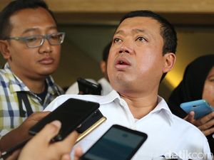 Nusron Wahid Dihadang Demo Saat Ziarah di Makam Luar Batang