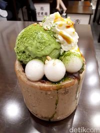 Amausaan Uji Matcha: Ngemil Dessert Serba Matcha di Kafe Bernuansa Jepang