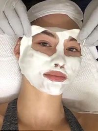 Intip Ritual Masker Para Model Victoria's Secret Sebelum Fashion Show
