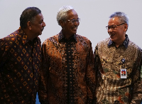 Dukungan Nyata BCA untuk Alirkan Listrik ke Pelosok Negeri