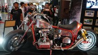 Berbasis mesin VW 1600 dual port, Lulut meracik frame DOM tubing 1,25 dan 1,5 inci serta sudut rake 30 derajat  untuk bisa mendudukkannya dengan mempertimbangkan akurasi antara dimensi dan bobot mesin untuk menjadi sumber tenaganya. Dok Kustomfest.