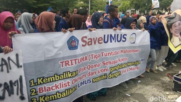 Tolak Qomar Mundur dari Rektor, Mahasiswa UMUS Brebes Gelar Aksi