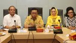Novanto Ditangkap KPK, Agung Laksono Pimpin Rapat di DPP Golkar