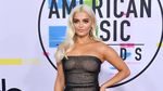 Penampilan Seksi Para Seleb di AMAs 2017