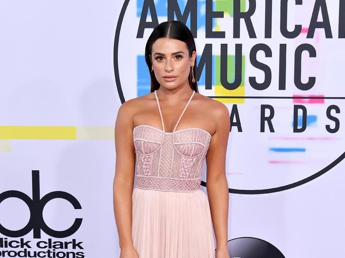 LOS ANGELES, CA - NOVEMBER 19: Lea Michele attends the 2017 American Music Awards at Microsoft Theater on November 19, 2017 in Los Angeles, California.  (Photo by Neilson Barnard/Getty Images)