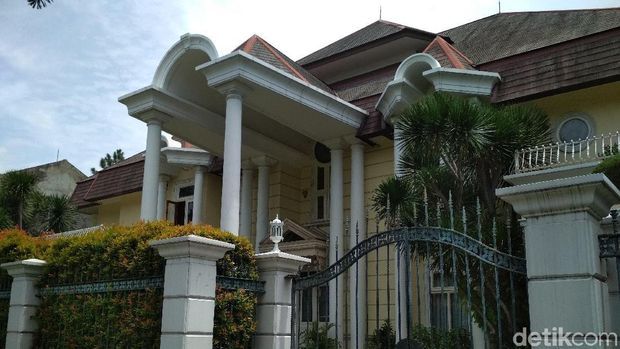 Menengok 4 Rumah Milik Novanto di Pondok Indah