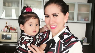 Cute dan Nggemesinnya Vania Athabina, Anak Angkat Venna Melinda
