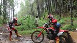 Terabas Hutan Pakai Motor Trail